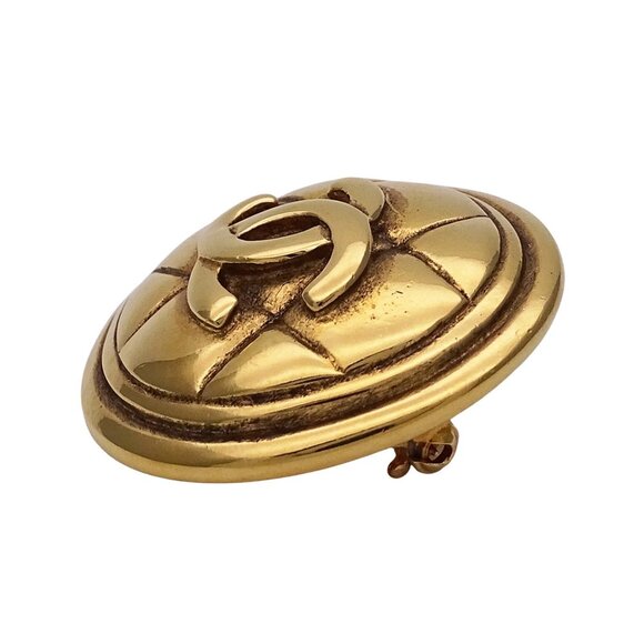 CHANEL Gold Logo Brooch - Picture 3 of 10